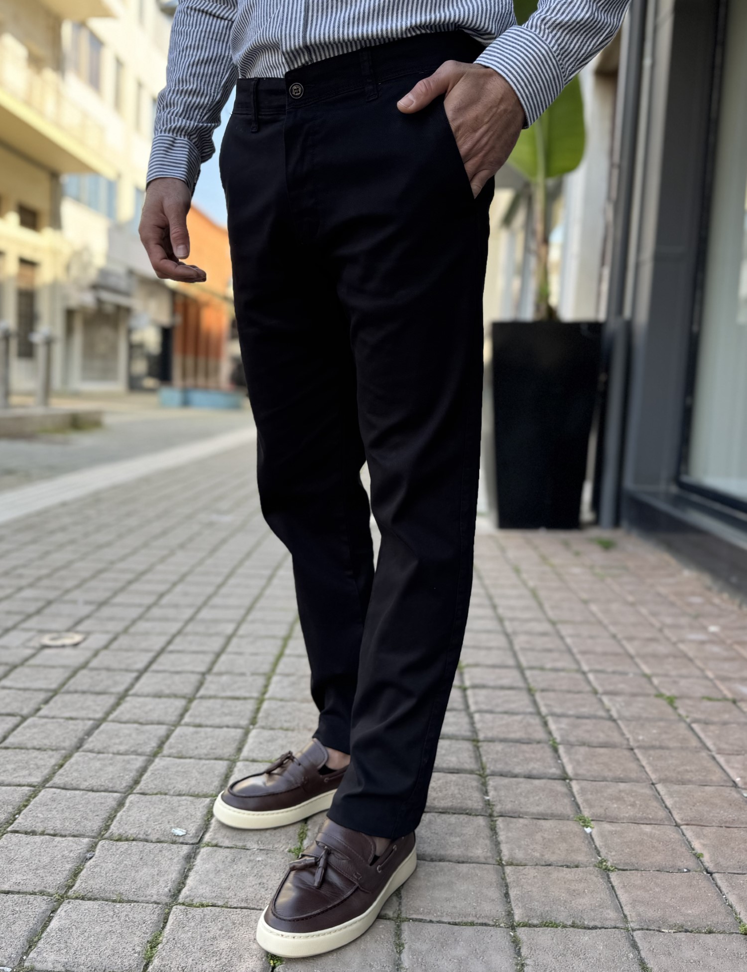 Ανδρικό μαύρο παντελόνι υφασμάτινο Chinos Regular 2517 φωτογραφία
